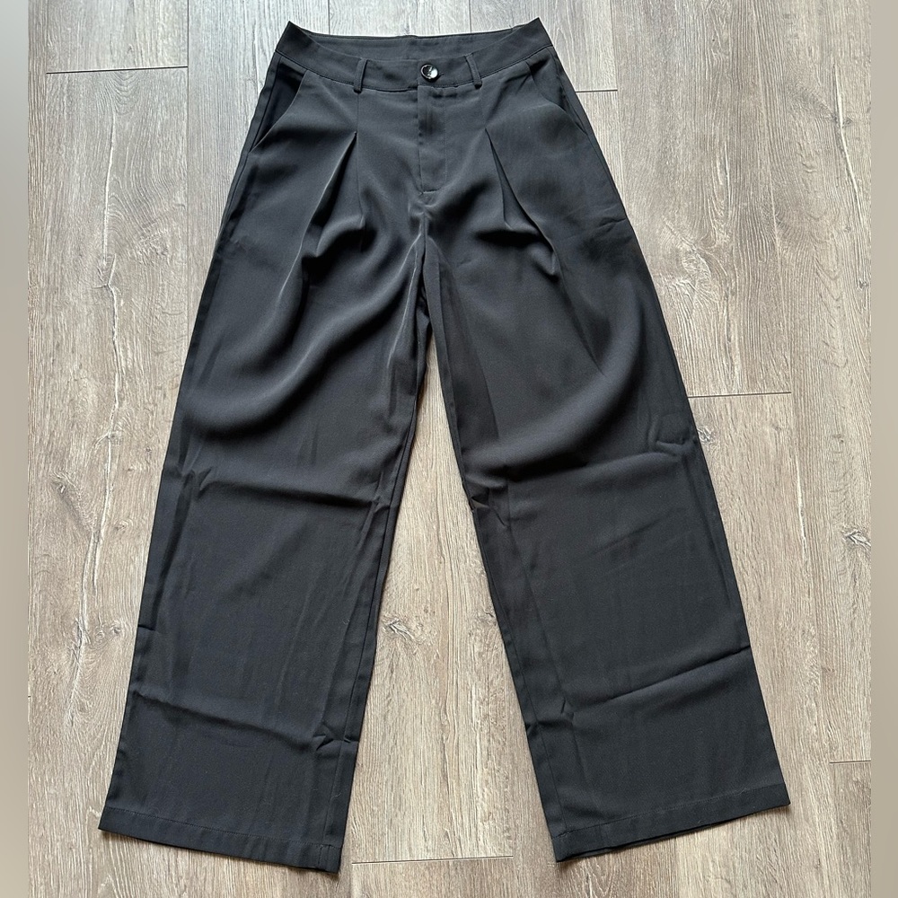 Women’s Black Wide Leg Cider trouser pants size medium